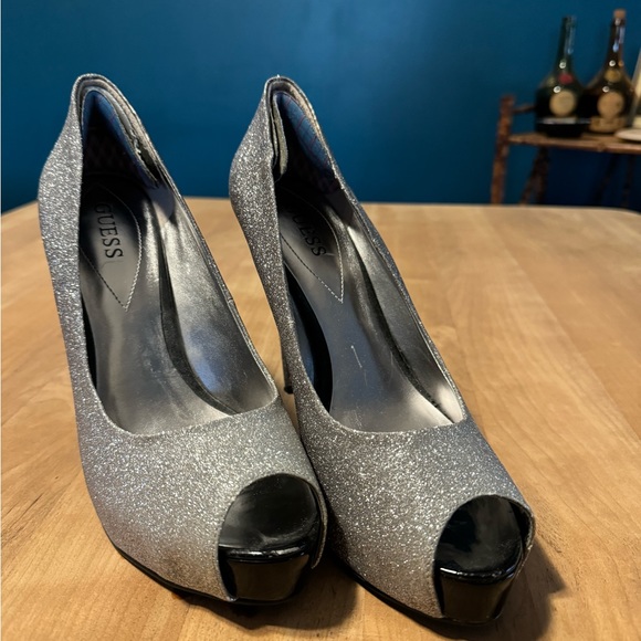 Stunning Guess stilettos size 10 - Picture 3 of 3
